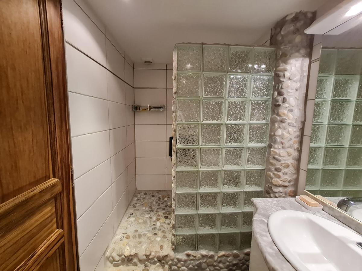 Bel Appartement Renove, Avec Terrasse Et Piscine La Croix-Valmer Bagian luar foto