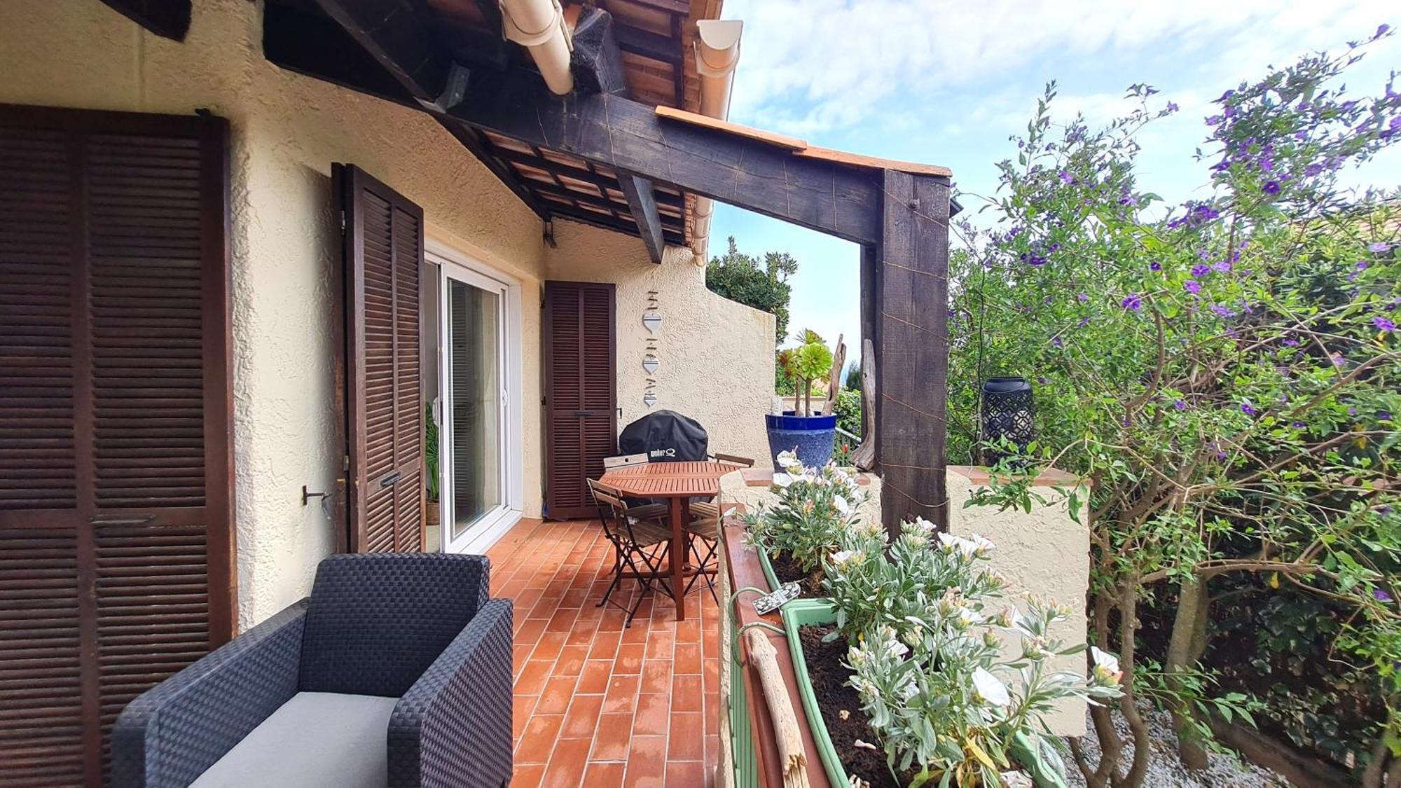 Bel Appartement Renove, Avec Terrasse Et Piscine La Croix-Valmer Bagian luar foto